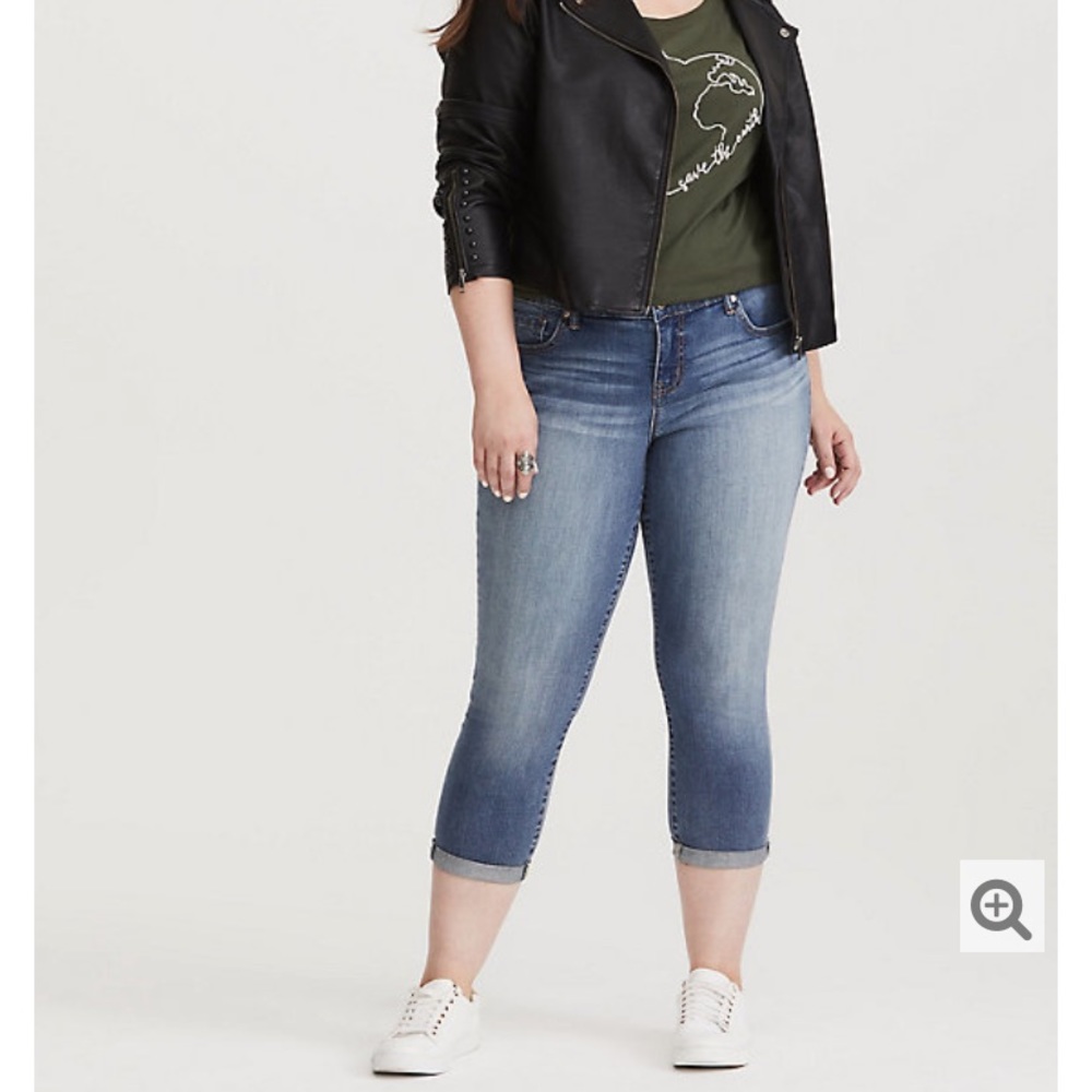 Torrid Crop Skinny Jeans Light Wash Size 20